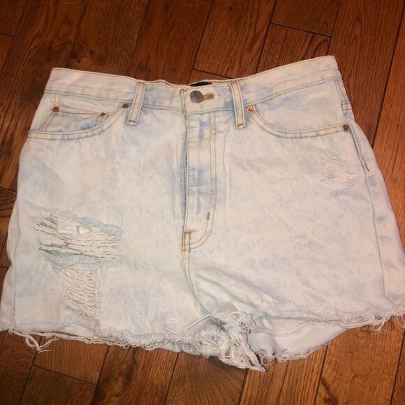 𝅺bdg Girlfriend High Waisted Distressed Denim Short - Picture 3 of 8